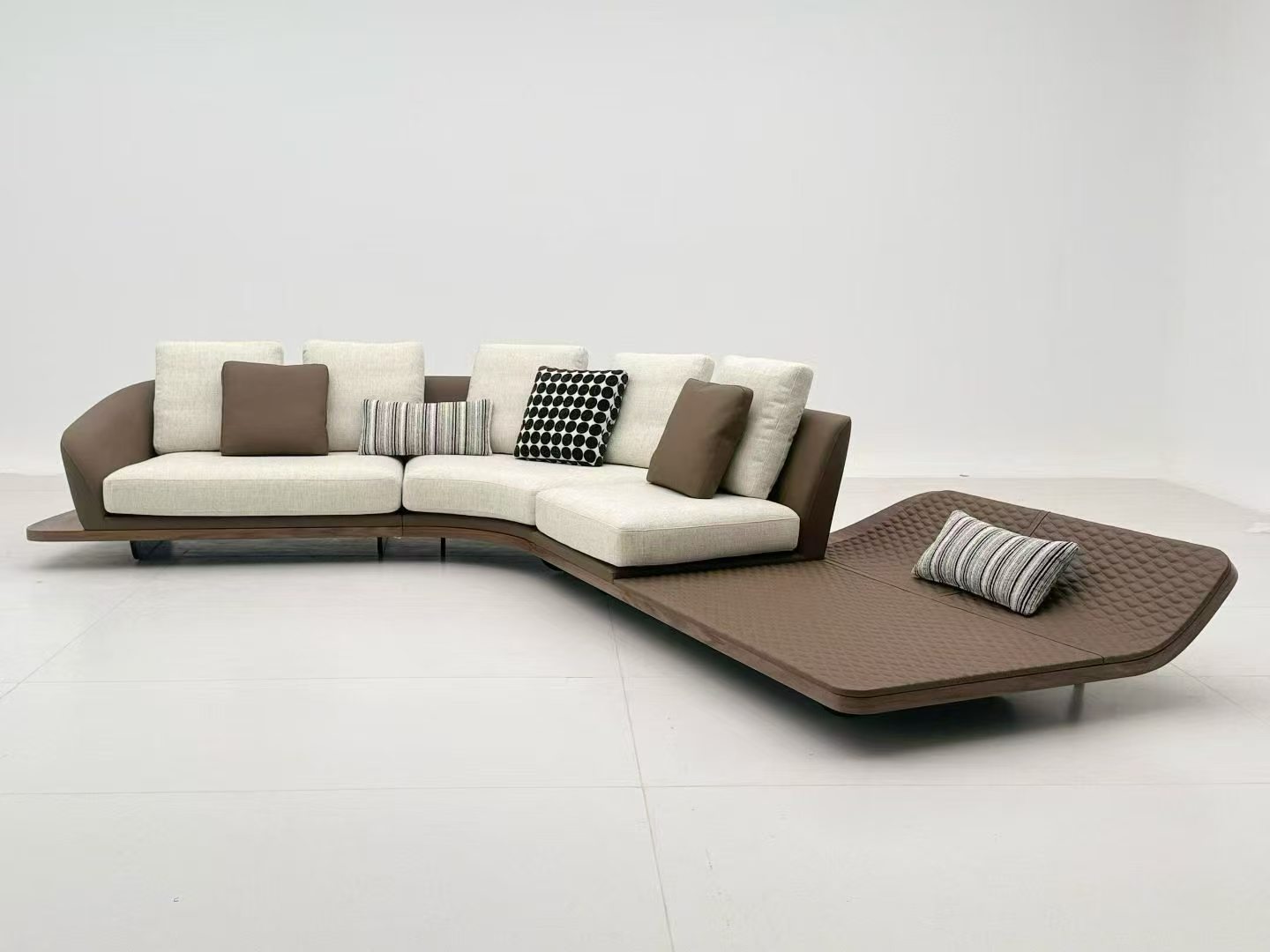 Supplier-provided sectional sofa image